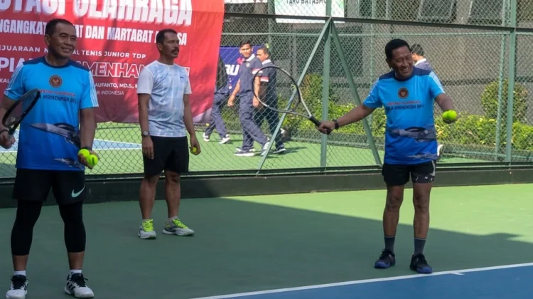 Wamenhan Buka Kejuaraan Nasional Tenis Junior IMTC Piala Wamenhan RI II
