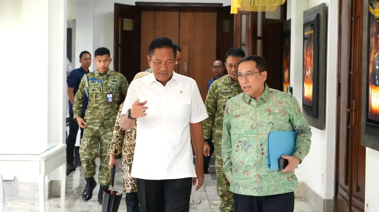 Wamenhan Terima Kunjungan Wamen PPN/Waka Bappenas Bahas Optimalisasi Bandara