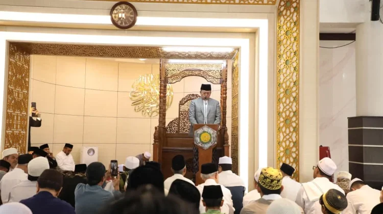 Menteri Nusron Jadi Khatib Iduladha Pesankan untuk “Sembelih” Ego dan Keserakahan