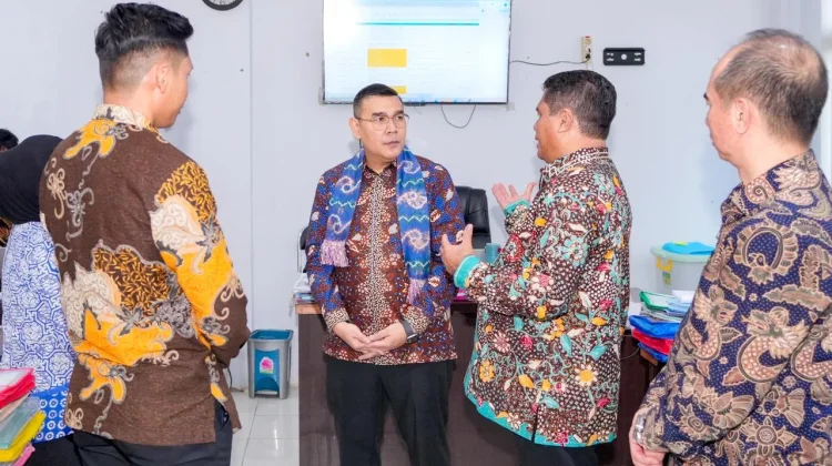Wamen Ossy Tinjau PELATARAN di Kantah Kota Banjarbaru, Pelayanan Harus akurat