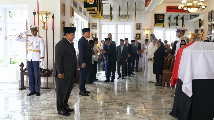 Penghormatan Terakhir bagi Jenderal TNI (Purn) Ryamizard Ryacudu, Menhan RI Damping