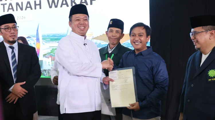 Menteri ATR/BPN Serahkan Seribu Lebih Sertipikat Tanah Wakaf dalam ICOP 202