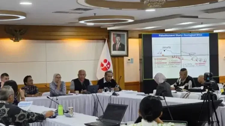 Peneliti Ungkap Jejak Tsunami Purba Selatan Jawa