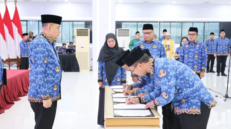 Ambil Sumpah/Janji 1.322 PNS Baru, Wamen Ossy: Awal Mulainya Tanggung Jawab ASN