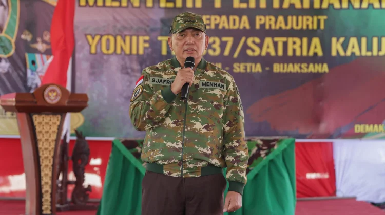 Menhan Tinjau Yonif TP 937/Satria Kalijaga