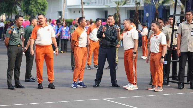 Menhan RI Berikan Semangat kepada Atlet Bola Voli Putri pada POR Kemhan Tahun 2026