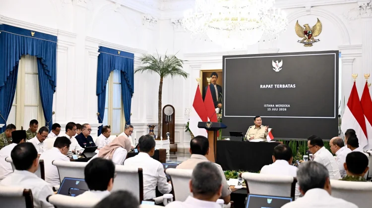 Menhan Hadiri Rapat Terbatas Bahas Penguatan Koperasi Desa Merah Putih