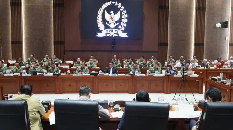 Wamenhan Hadiri Raker Komisi I DPR RI, Bahas Persetujuan Hibah Alpalhankam