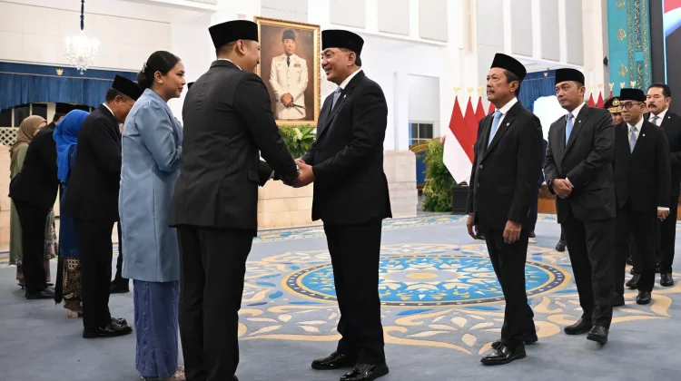 Menhan Sjafrie Hadiri Pelantikan Kepala BGN serta Pimpinan URI