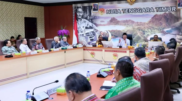 Menteri Nusron Ajak Pemda Percepat Sertipikasi Tanah Rumah Ibadah di NTT