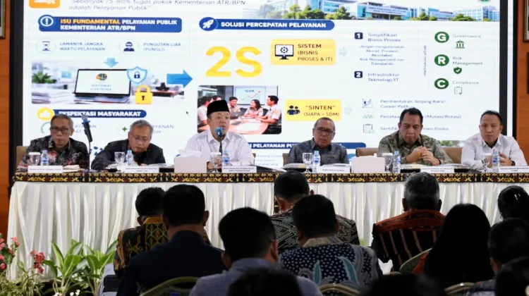 Beri Pengarahan di Kanwil BPN NTT, Menteri Nusron: Gunakan Sudut Pandang Masyarakat