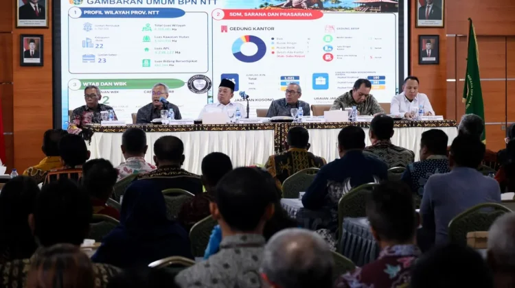 Beri Pengarahan di Kanwil BPN NTT, Menteri Nusron: Gunakan Sudut Pandang Masyarakat