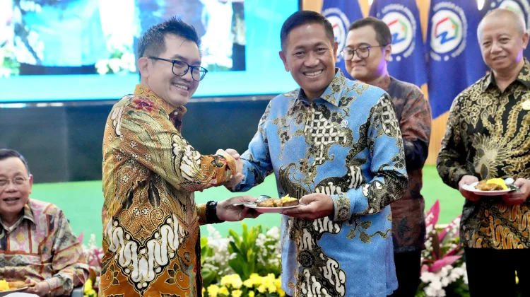 Wamenhan Selaku Gubernur URI Hadiri Tasyakuran dan Doa Bersama HUT LAN
