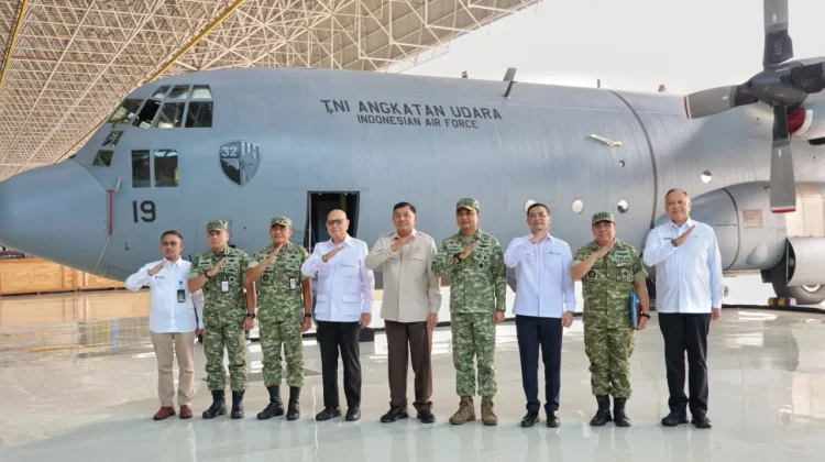 Menhan Hadiri Penyerahan Pesawat C-130H A-1319 Hasil Modernisasi GMF kepada Kemhan