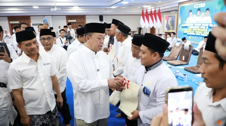 Selembar Sertipikat Menjaga Amanah Tanah Wakaf