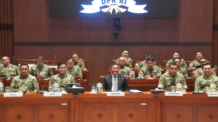 Wamenhan Hadiri Raker dengan Komisi I DPR, Persetujuan Lelang Eks KRI Ki Hajar Dewan