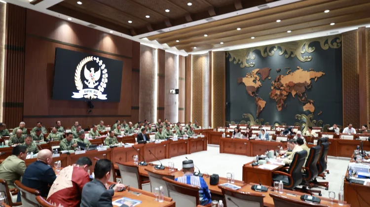 Wamenhan Hadiri Raker Komisi I DPR RI, Bahas Penyesuaian RKA Kemhan dan TNI TA. 2027