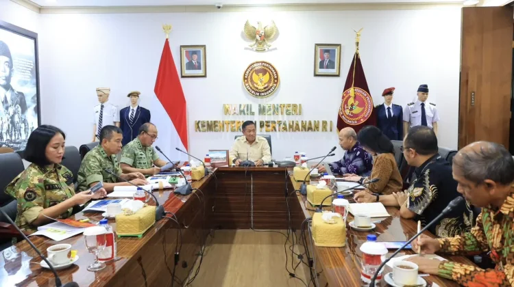 Wamenhan RI Terima Audiensi Deputi IV Kemenko PMK
