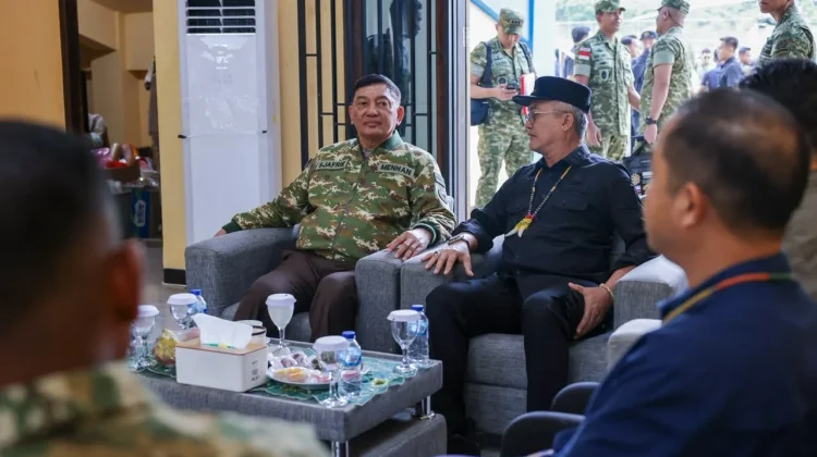 Kunker ke Malinau, Menhan Sjafrie Tinjau Yonif TP 921/Alang Impang