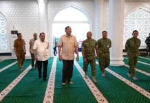 Menhan Resmikan Masjid Bintang Amin Angkasa di Batam