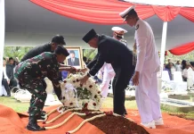 Menhan Sjafrie Pimpin Upacara Pemakaman Militer Prof Juwono Sudarsono