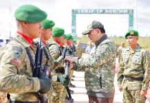 Kunjungi Yon TP 808/Mbaham Matta, Menhan Tekankan Peran TNI Dukung Pembangunan