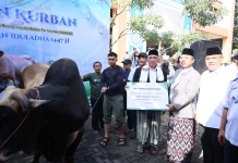 Menteri Nusron Serahkan Hewan Kurban ke Ponpes Darunnajah, Momentum Kebersamaan