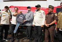Tito Serahkan 1 Unit Fire Hawk Multifungsi untuk Pemkab Bener Meriah