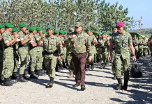 Menhan Tinjau Yonif TP 935/Satria Bahurekso