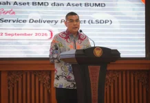 Wamen Ossy Serahkan Sertipikat Aset BMD dan BUMD Pemprov Kalsel