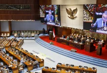 Menhan ke Rapat Paripurna DPR, Bahas Penjualan Eks KRI Ki Hajar Dewantara Dewantara