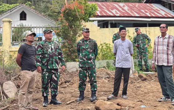 TNI Bangun Jembatan Gantung di Dabun Gelang