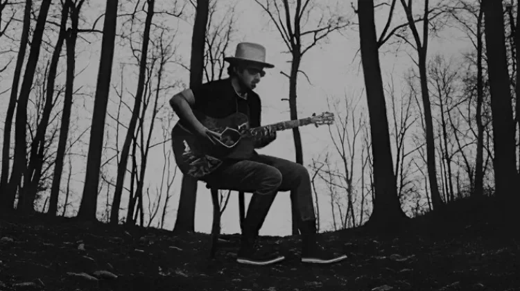 Sandy Canester Rilis Lagu 'Pohon' Penuh Makna Reflektif