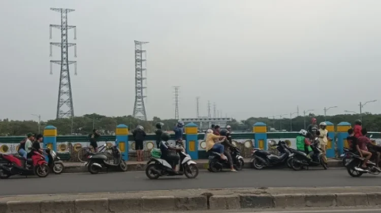 Potret Warga Dibawah Bayang-bayang Tegangan SUTET