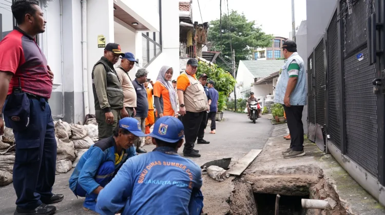 Normalisasi Saluran, Wawali Jakpus Turun ke Kemayoran