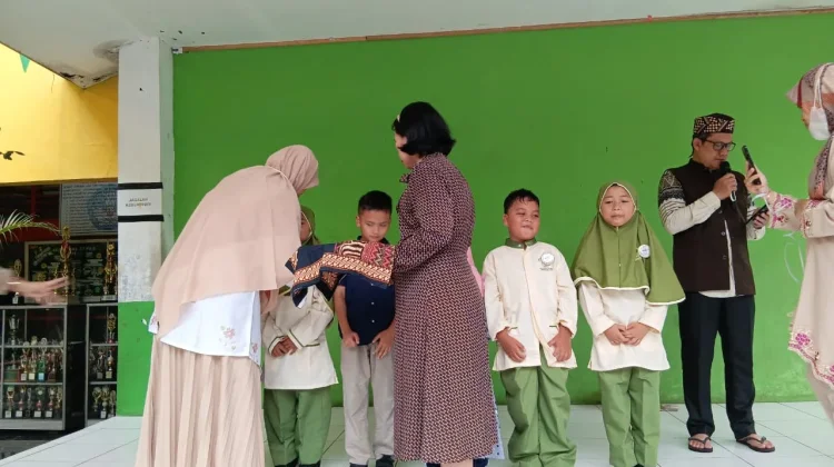 Program Bumi Hebat Cetak Duta Kebersihan Sekolah