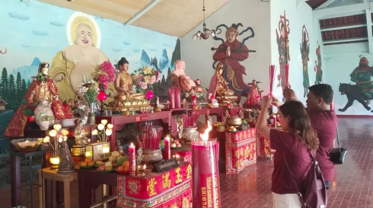 Ribuan Umat Berdoa Sambut Tahun Kuda di Vihara Nimmala Tangerang
