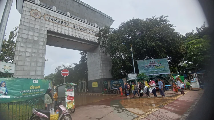Ngabuburit, Menanti Azan Berkumandang di Jakarta Utara