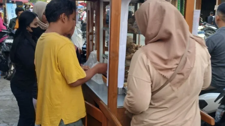 Berburu Takjil di Perumnas 1 Bekasi