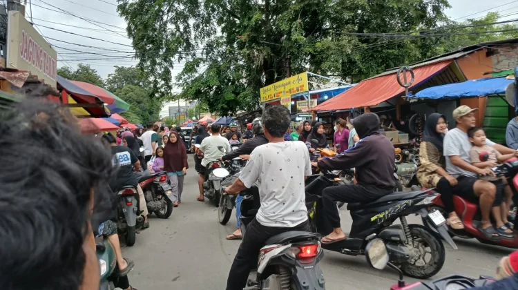 Berburu Takjil di Perumnas 1 Bekasi