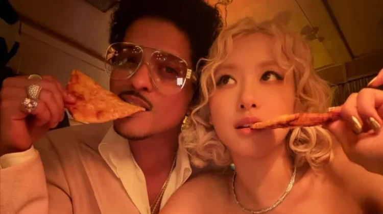 Lagu APT Milik ROSÉ Menjadi Single Terlaris Global