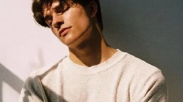 Alex Sampson Rilis Lagu Baru Berjudul Not Even Gone