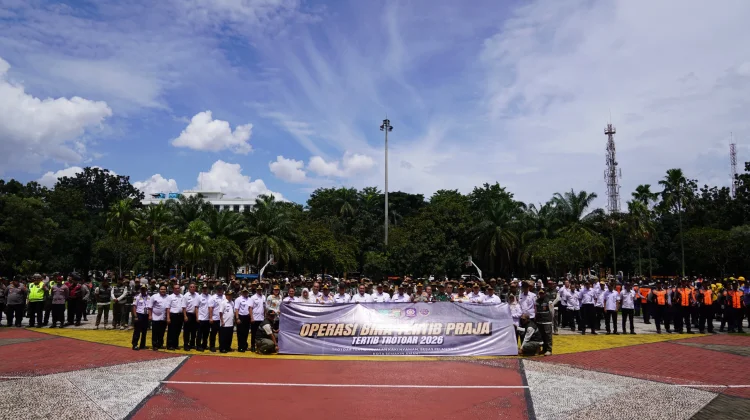 Pemkot Jaktim Gelar Operasi Bina Tertib Praja guna Kembalikan Fungsi Trotoar