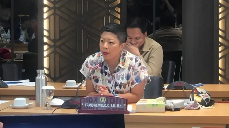 Francine PSI Desak Transjakarta Segera Benahi Sistem