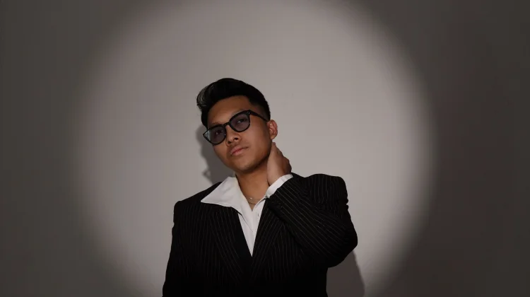 KELJO Usung Retro Pop Emosional