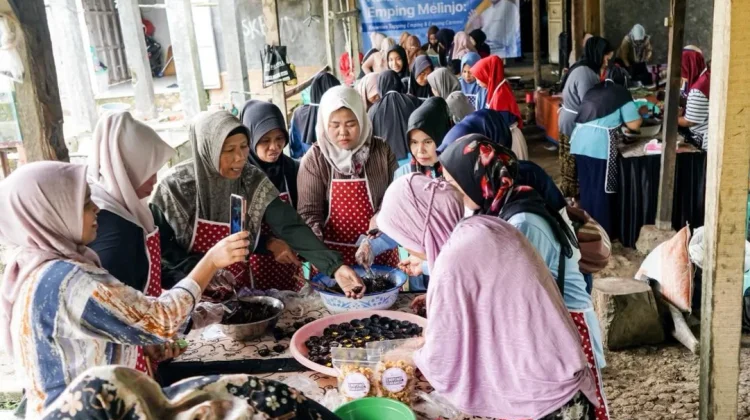 YIS-GAN Gelar Pelatihan Pembuatan Olahan Emping Kekinian