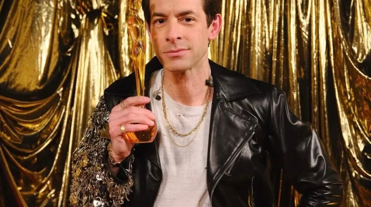 Mark Ronson Raih Penghargaan Khusus di BRIT Awards