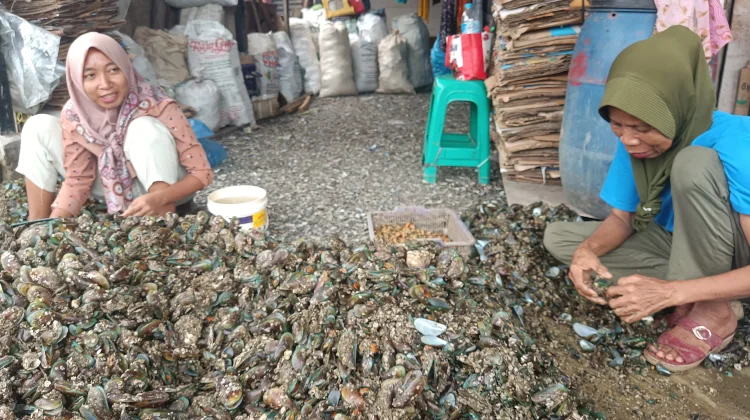 Rokiah, Hidup Tenang di Rumah Panggung Muara Angke