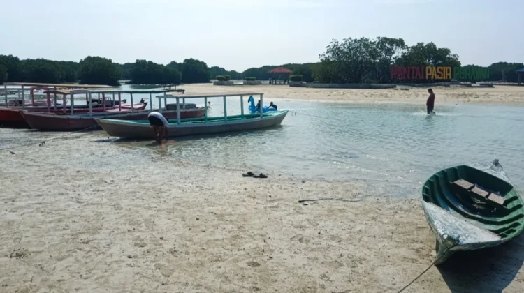 Ngabuburit dengan Panorama Laut di Kepulauan Seribu