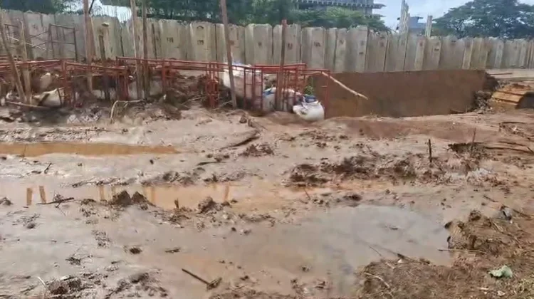 SDA Jakbar: Banjir Lumpur di Kembangan akibat Luapan Kali Angke
